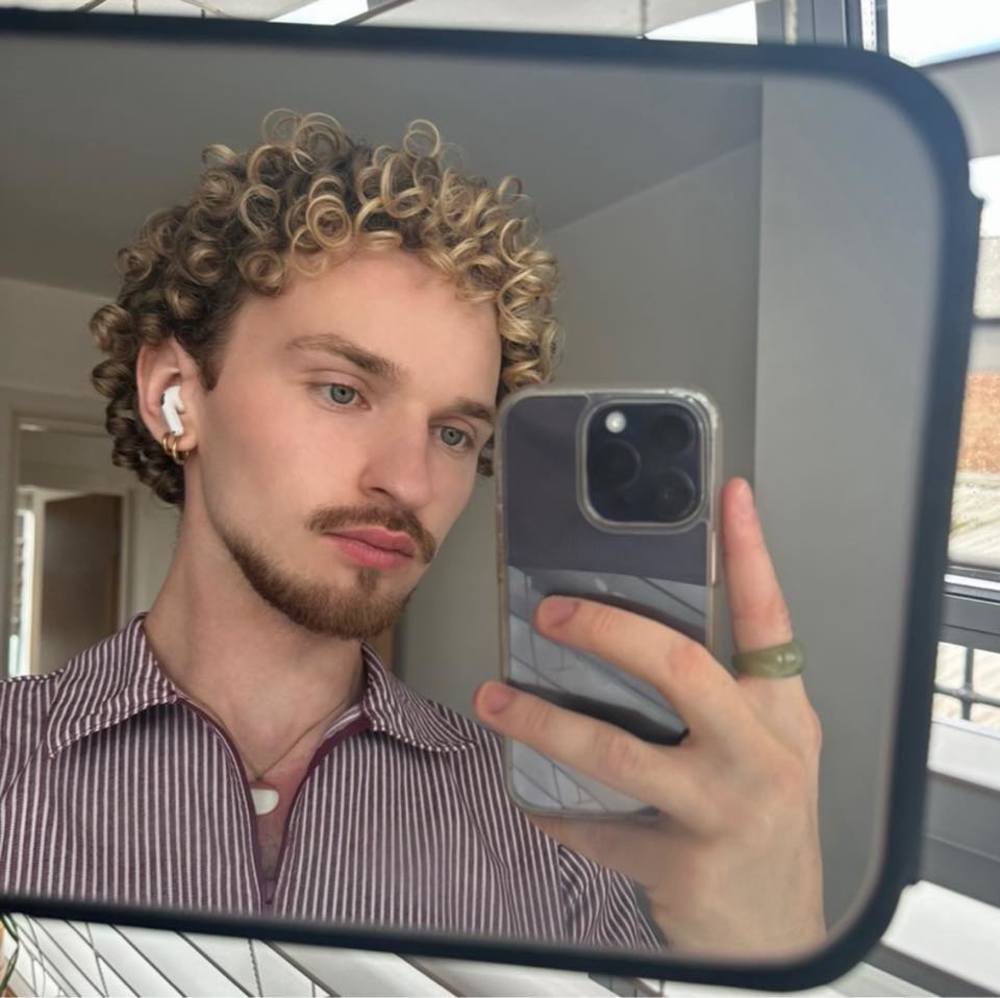 Meet your Posher, Sam